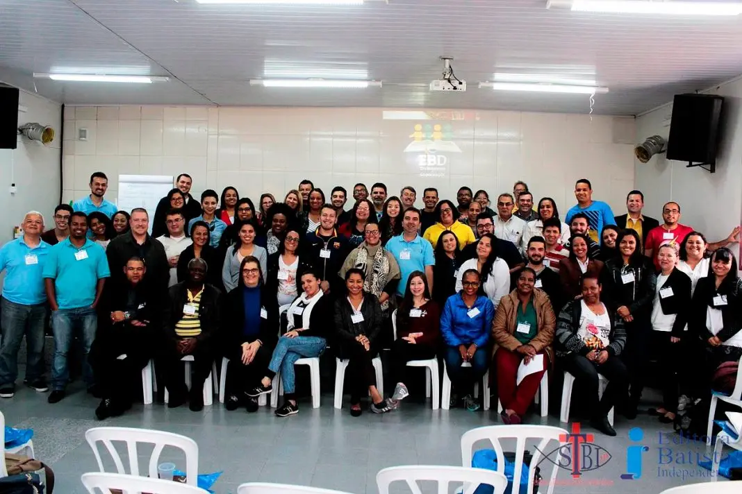 Capacitação de professores e líderes